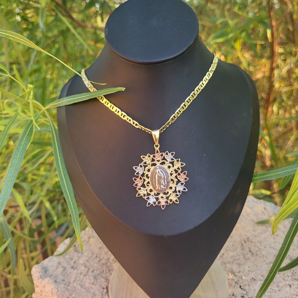 Elegant Gold and Silver Pendant Necklace